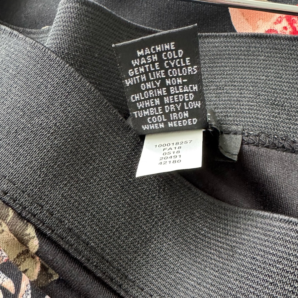 Alfani Women’s Pencil Skirt – Black with Elegant Floral Print.  NWOT - Picture 5 of 9